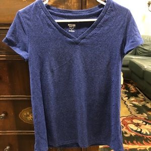 blue and black t shirt